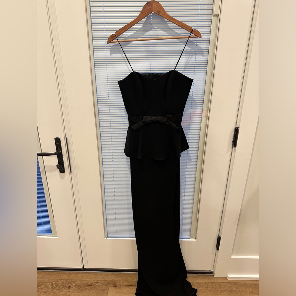 Badgley Mischka Evening Gown 🖤🤍